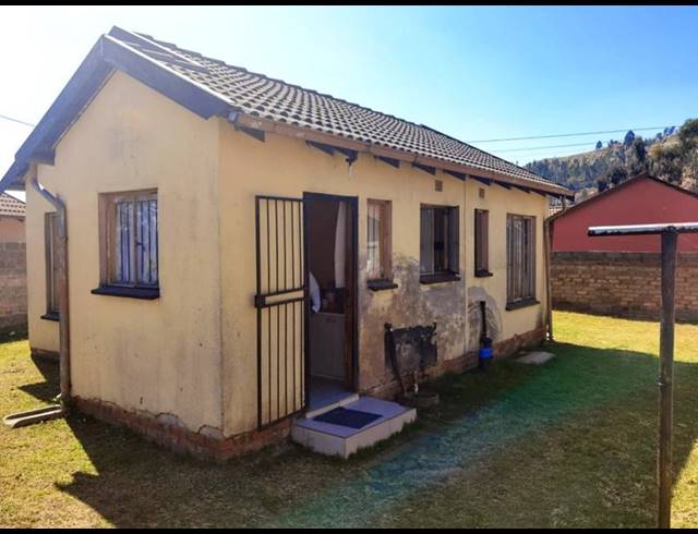 2 BEDROOM HOUSE FOR SALE IN DIEPKLOOF